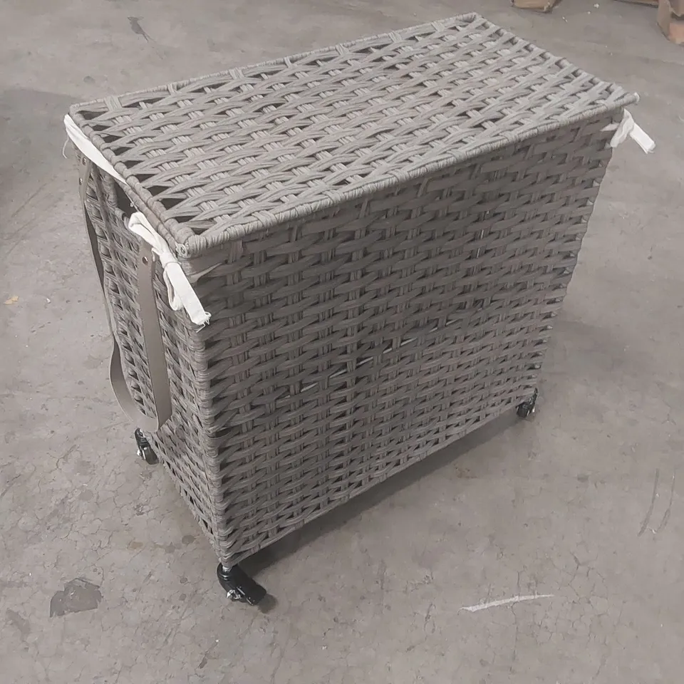 LAUNDRY BASKET ON WHEELS