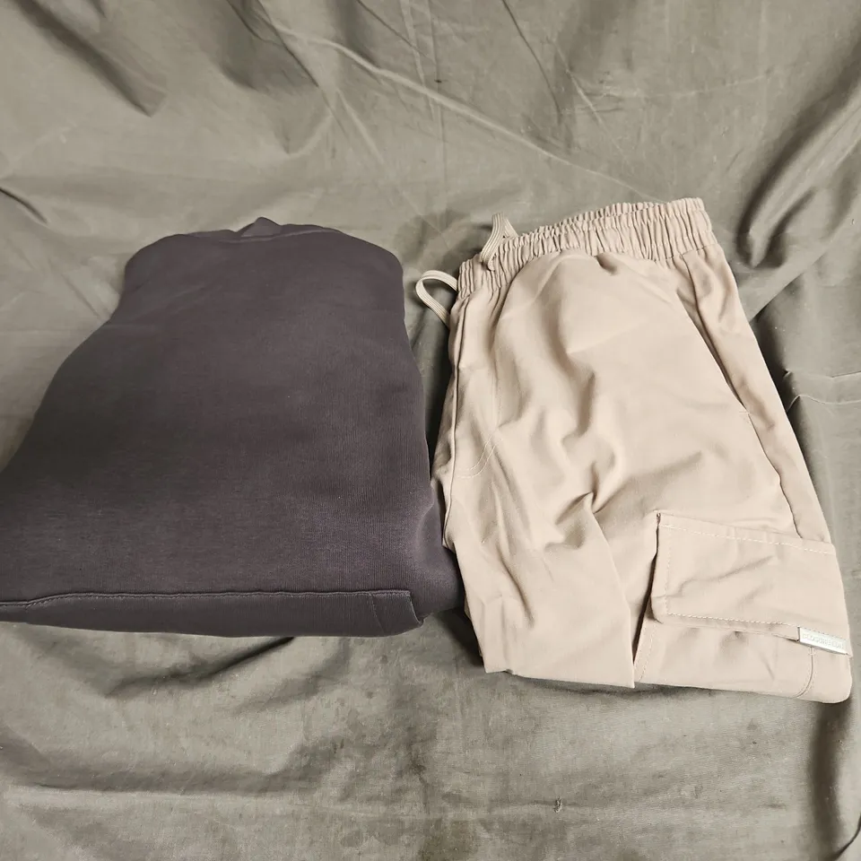 CLOSURE LONDON RELAXED FIT HOOY & RIPSTOP PANTS SET IN CHARCOAL/STONE SIZE M