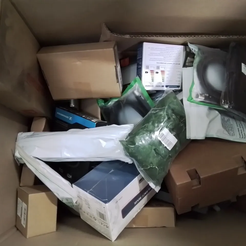 BOX CONTAINING LARGE AMOUNT OF BOXED ELECTRICAL ITEMS TO INCLUDE: DISINFECTION DESK LAMP, DUMMY CCTV CAMERA, CHARGER CABLES, PHONE CASES AND LOTS MORE.