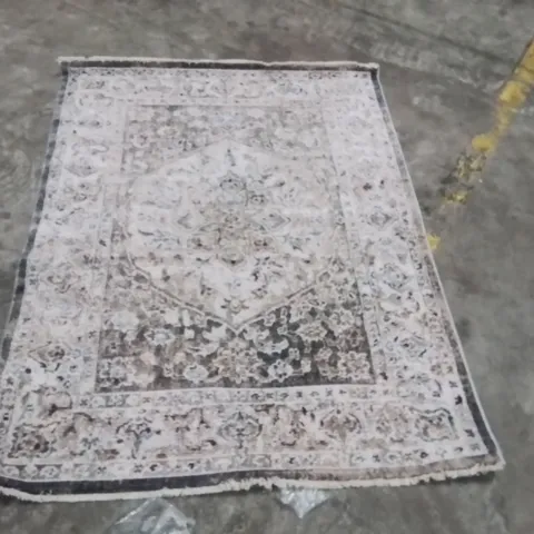 QUALITY DESIGNER AREA RUG - APPROXIMATELY 160X120