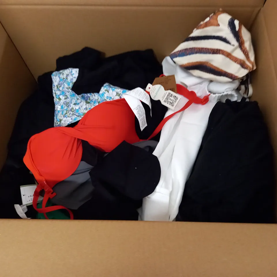 LARGE QUANTITY OF ASSORTED CLOTHING ITEMS TO INCLUDE DIVIDED, GOOSE AND GANDER AND PRETTYLITTLETHING