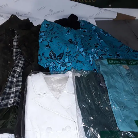 LOT OF 5 ASSORTED CLOTHING ITEMS IN VARIOUS SIZES