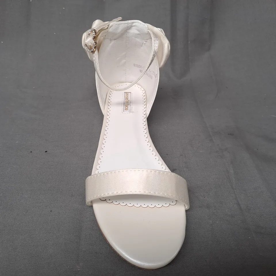 BOXED PAIR OF ANGEL'S FACE OPEN TOE BRIDAL SANDALS IN IVORY EU SIZE 35