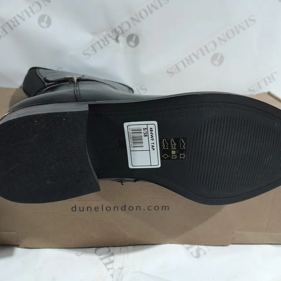 BOXED PAIR OF DUNE TAP WIDE FIT LEATHER BOOTS IN BLACK - SIZE 5 