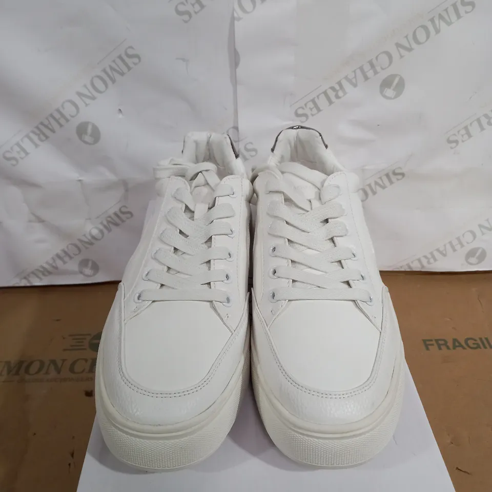 ELVIN WHITE SYNTHETIC SNEAKERS SIZE 43