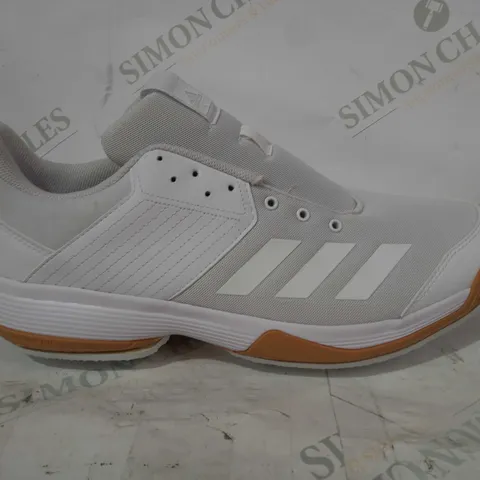 BOXED PAIR OF ADIDAS SPIKE SPORT SHOES IN WHITE UK SIZE 12
