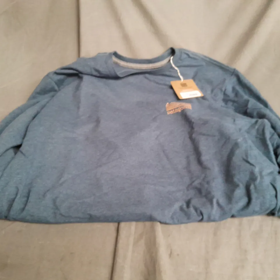 PATAGONIA NAVY MEDIUM LONG SLEEVE TEE 