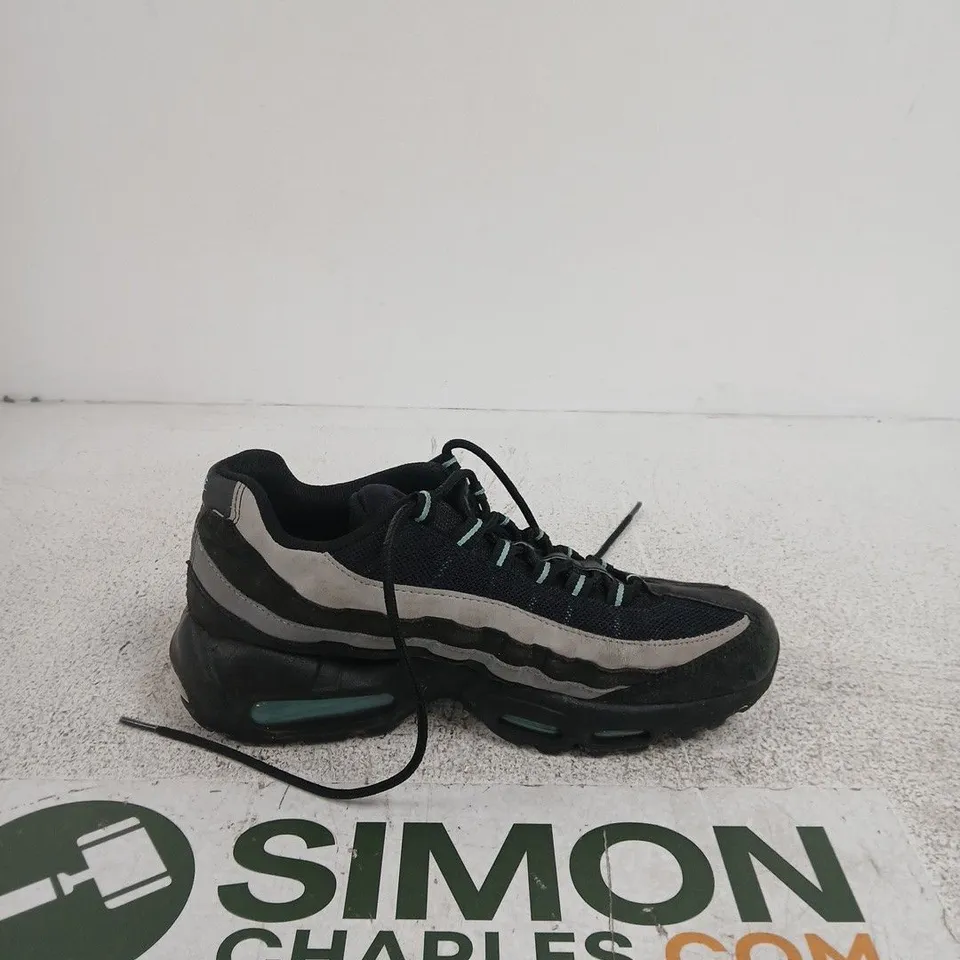 UK 6 NIKE AIR MAX 95 SNEAKERS – BLACK/GREY WITH TEAL ACCENTS