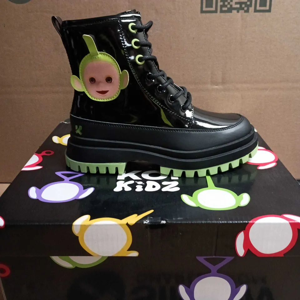 KOI KIDZ TUBBYTRONIC DIPSY HEAD BOOTS BLACK AND GREEN SIZE 13