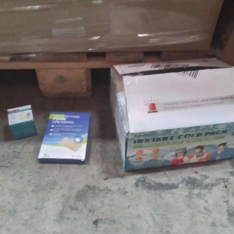 PALLET CONTAINING A LARGE QUANTITY OF PHARMACY PRODUCTS TO INCLUDE;INSTANT COLD PACK,FOAM DRESSING,DRESSING ROLL