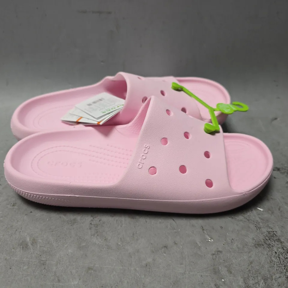 CROCS CLASSIC SLIDE V2 IN PINK - UK M7 / W 8