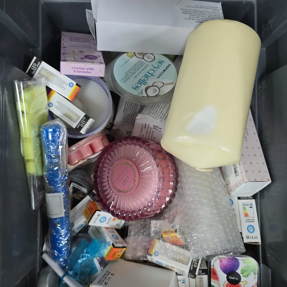 APPROXIMATELY 15 ASSORTED HOUSEHOLD PRODUCTS TO INCLUDE SCENTED CANDLES, LIGHT BULBS, WAX MELTS ETC 