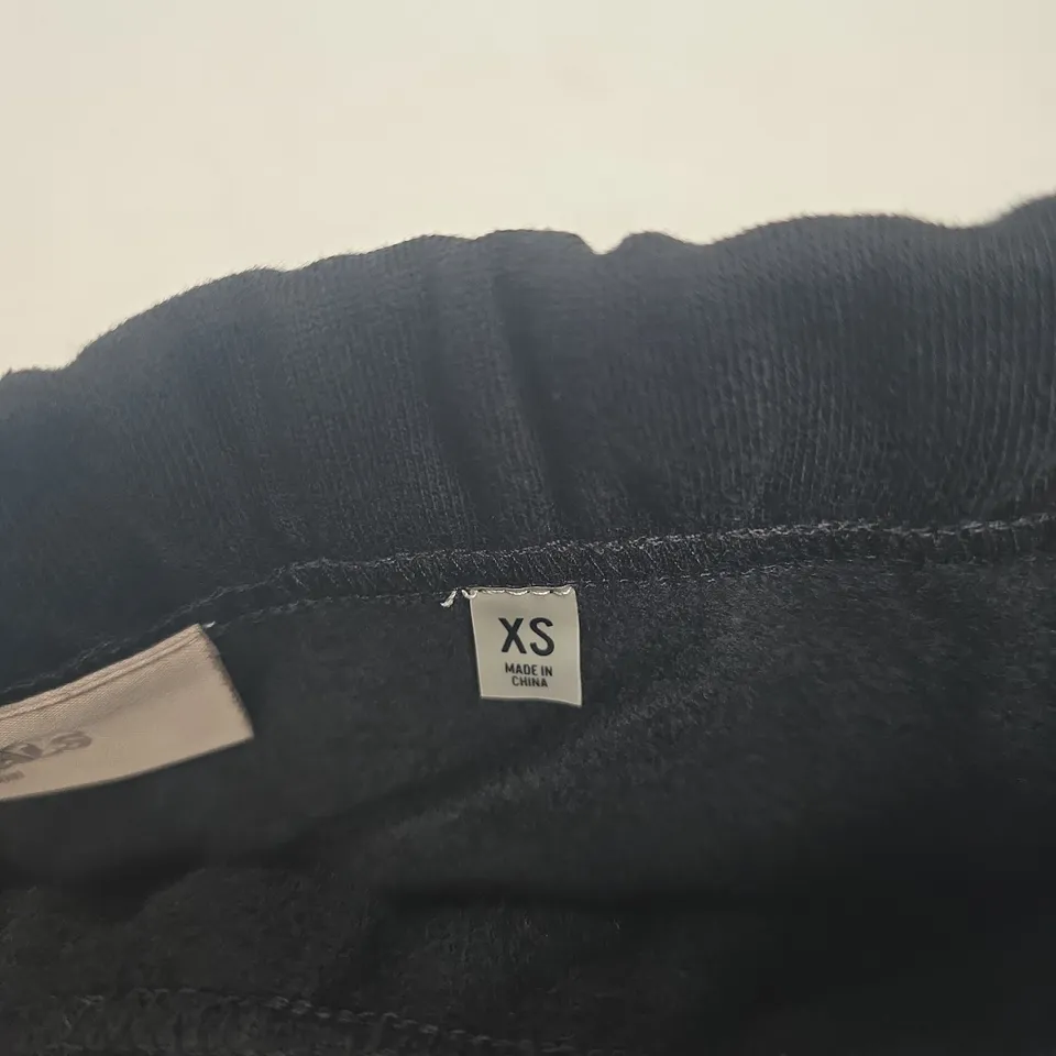 FEAR OF GOD ESSENTIALS BLACK SWEATPANTS – XS