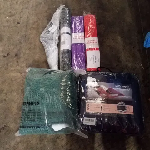 PALLET CONTAINING ASSORTED PRODUCTS TO INCLUDE CHRISTMAS TREE STAND, COLOURED CREPEPAPER, WEIGHTED BLANKET, DOOR MAT