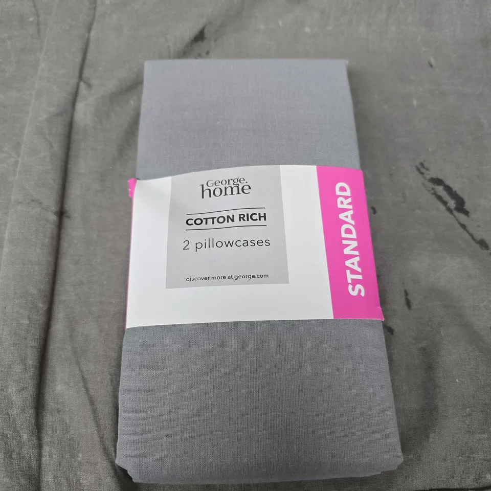 LARGE QUANTITY OF FITTED SHEETS - COLLECTION ONLY 