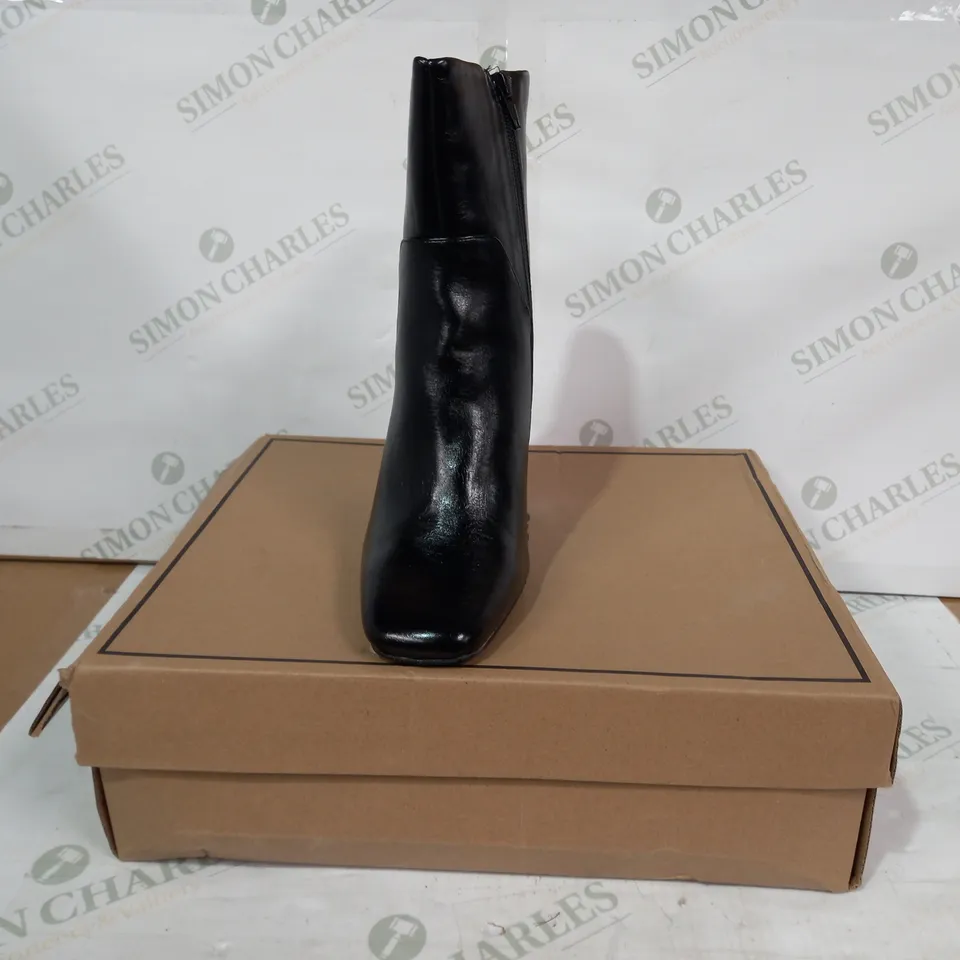 BOXED PAIR OF ASOS DESIGN EMBASSY HIGH HEELED BOOTS IN BLACK UK SIZE 5