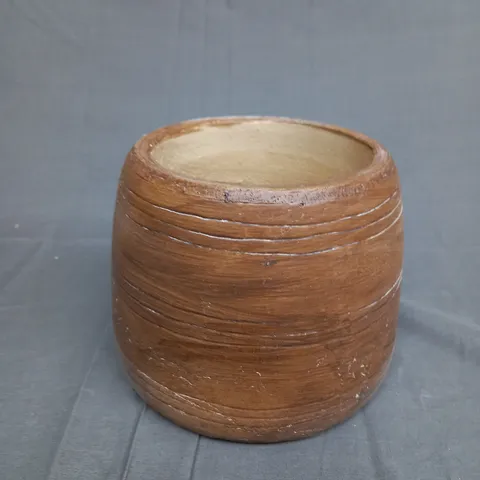 ABIGAIL AHERN PLANT POT