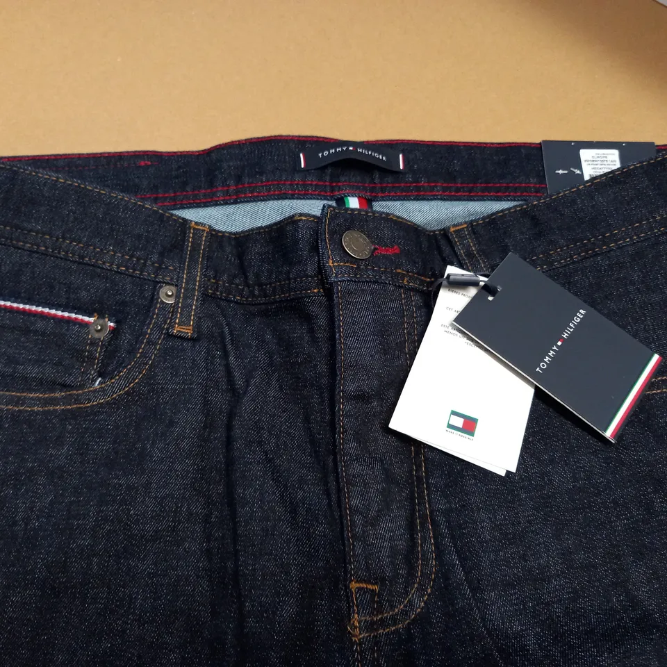 TOMMY HILFIGER STRAIGHT DENTON JEANS - 35/30