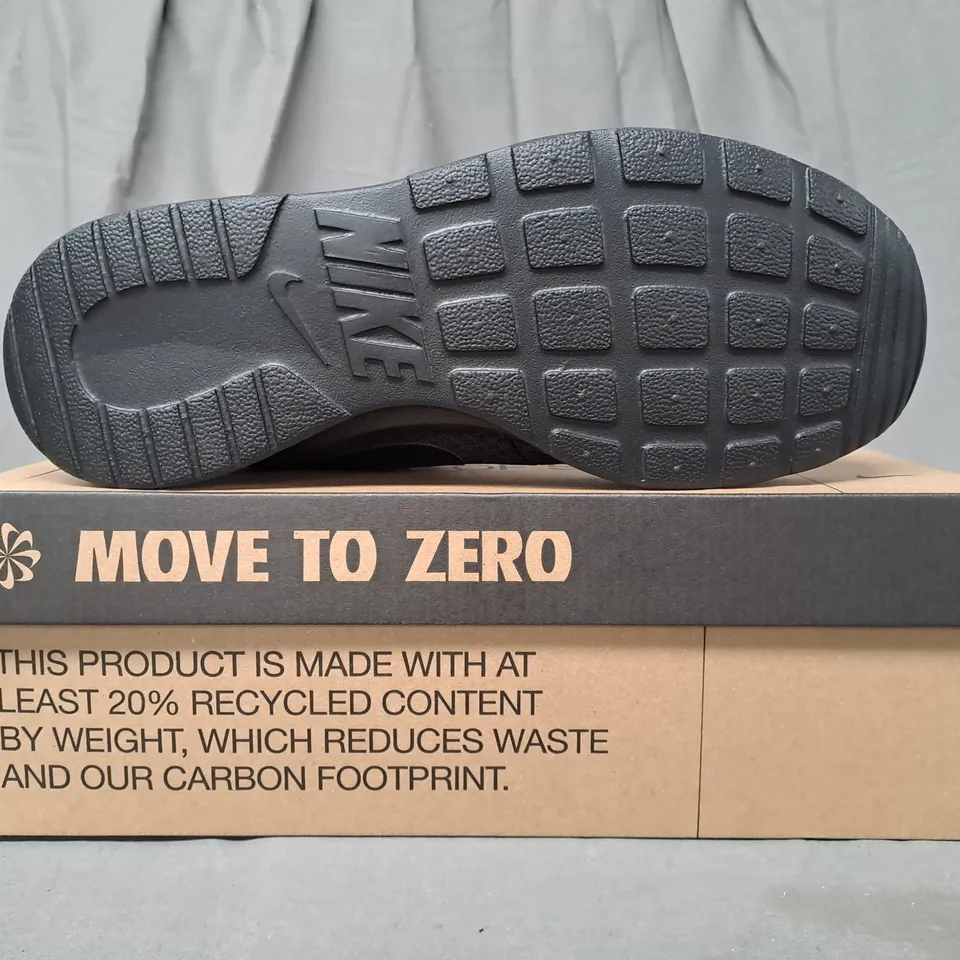 BOXED PAIR OF NIKE TANJUN SHOES IN BLACK UK SIZE 9