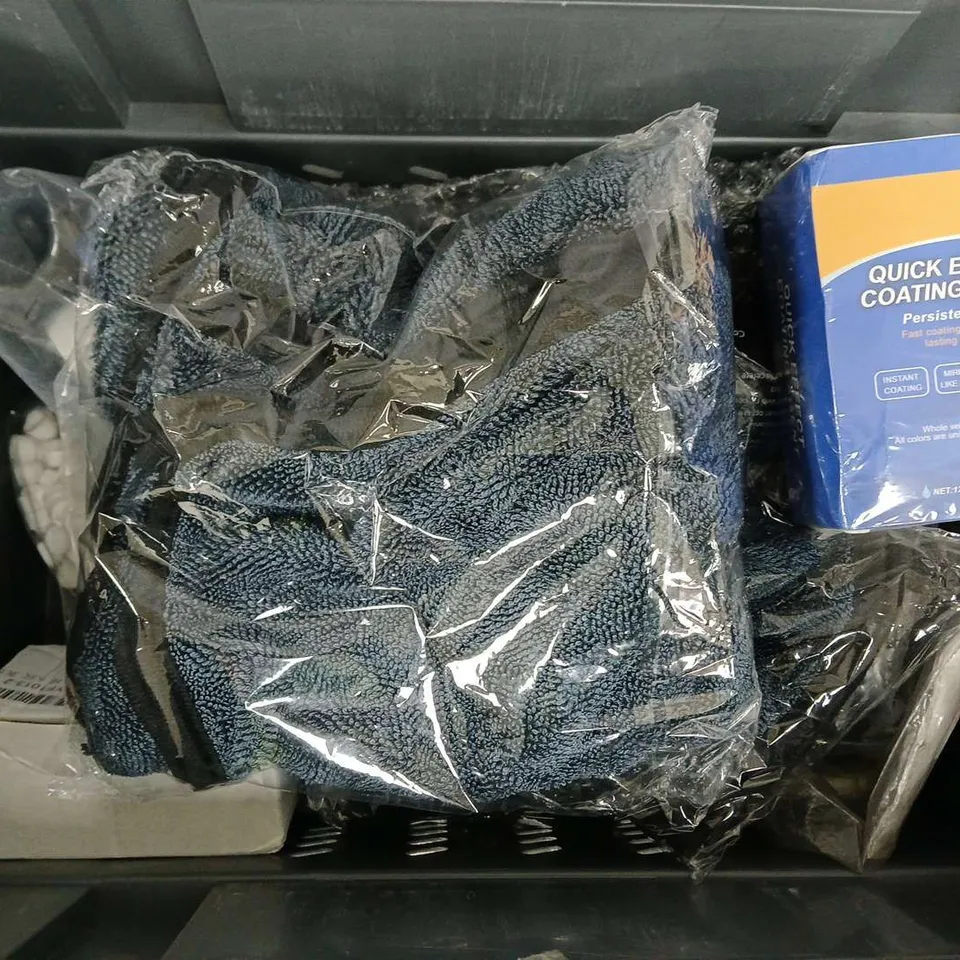 APPROXIMATELY 12 ASSORTED VEHICLE PARTS & ACCESORIES TO INCLUDE TOUCHUP PENCIL, MPL MOLY GREASE, CAR CLEANER TOWEL, ETC