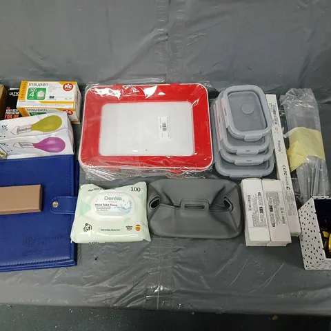 APPROXIMATELY 10 ASSORTED HOUSEHOLD ITEMS TO INCLUDE - BEE DECOR, TOILET TISSUE, AND FOOD BOXES ETC.