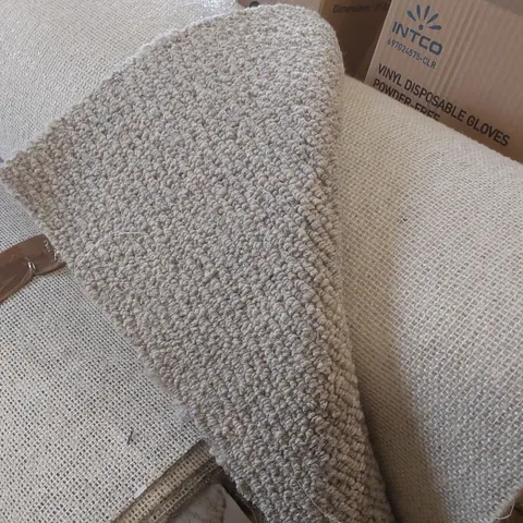 ROLL OF QUALITY HEATHCOTE WEAVE HAZEL CARPET - APPROXIMATELY 4 x 4.67m