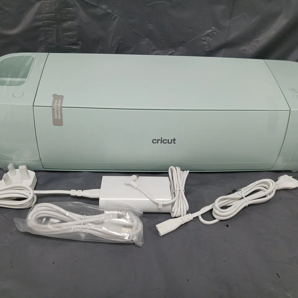 BOXED CRICUT EXPLORE 3 DIY DIGITAL CUTTING & PRINTING MACHINE