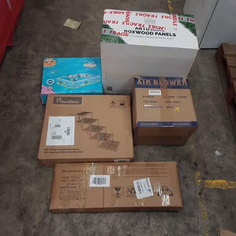 PALLET OF ASSORTED ITEMS INCLUDING: ARTIFICIAL BOXWOOD PANELS, AIR BLOWER, FOLDABLE DOG RAMP, INFLATABLE SWIMMING POOL, BED RAIL GUARD ECT