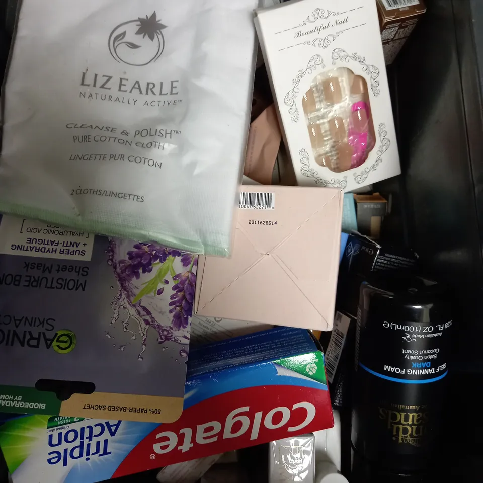 BOX OF APPROX 20 ASSORTED HEALTH AND BEAUTY ITEMS TO INCLUDE - GIVE ME SHAMPOO - LUV FACES AND BODY BUTTER - BONDI SANDS SPF 50+ ETC