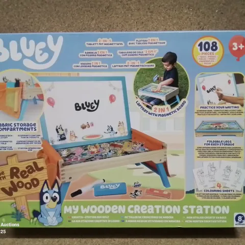 BOXED BLUEY WOODEN CREATION STATION