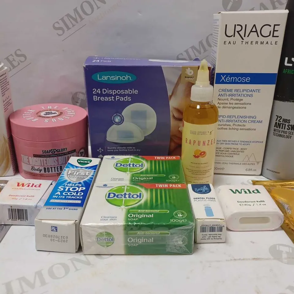LOT OF APPROX 12 ASSORTED BEAUTY PRODUCTS TO INCLUDE SOAP&GLORY BODY BUTTER, DETTOL SOAP BARS, URIAGE ANTI-IRRITATION CREAM, ETC 