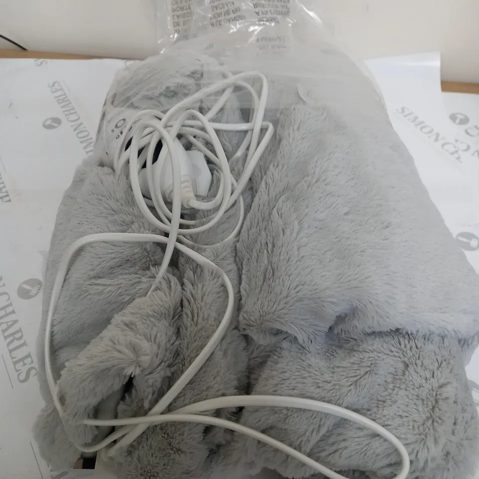 COZEE HOME VELVETSOFT HEATED THROW IN LIGHT GREY