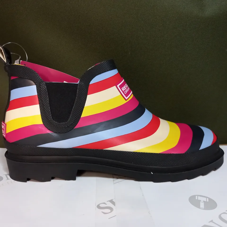 REGATTA LADY HARPER BOOTS SIZE 5