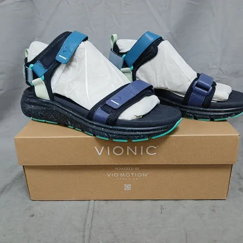 BOXED PAIR OF VIONIC WALK MAX SANDALS IN NAVY BLAZER MULTI SIZE 9