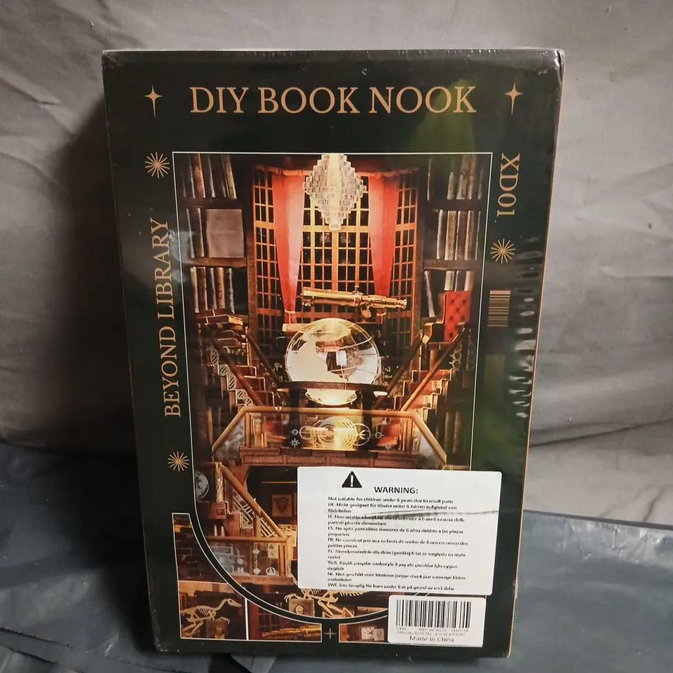 DIY BOOK NOOK – DECORATIVE BOOKCASE KIT BY BEYOND LIBRARY (BOXED)