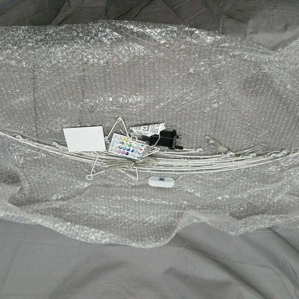 BOXED 113 CM WALL MOUNTED COLOUR CHANGING OUTDOOR LED CHRISTMAS TREE WITH REMOTE CONTROL RRP £49.99