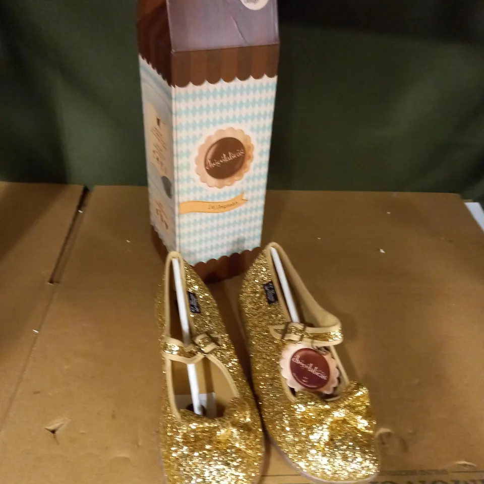 hot chocolate design gold shoes size 4 