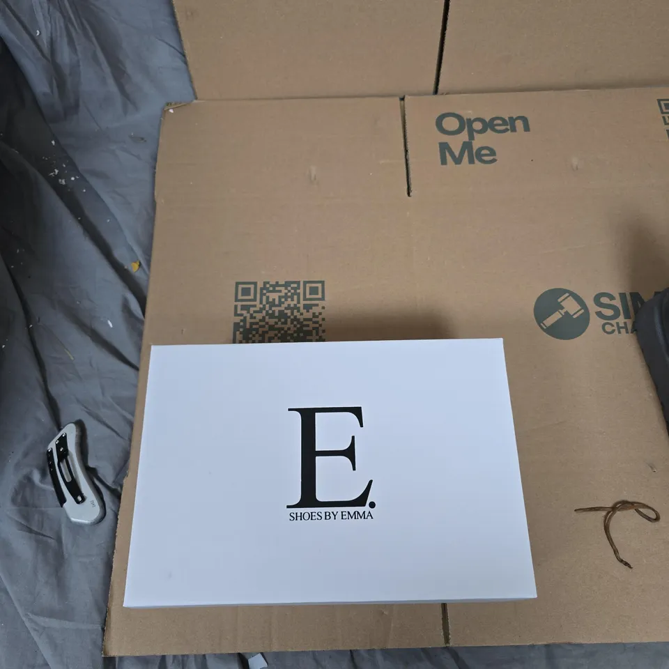 E. SHOES BY EMMA MELROSE GREY SUEDE SOCK BOOTS – UK 6