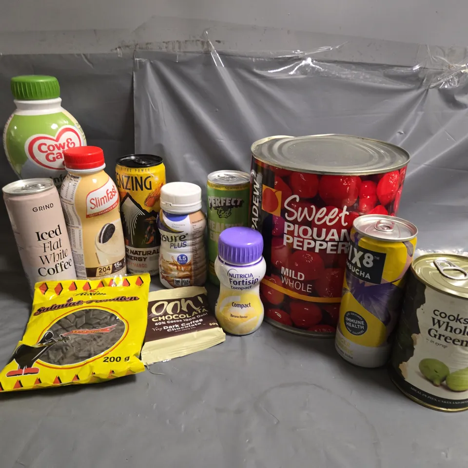 APPROXIMATELY 12 ASSORTED FOOD & DRINK ITEMS TO INCLUDE SWEET PIQUANTE PEPPERS, COW & GATE FIRST INFANT MILK, TENSING FIERY MANGO, ETC - COLLECTION ONLY