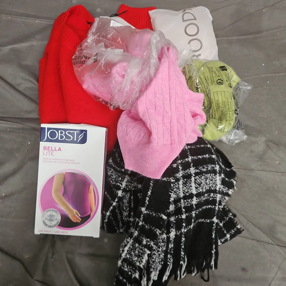 APPROXIMATELY 35 ASSORTED CLOTHING ITEMS IN VARIOUS SIZES, STYLES & COLOURS TO INCLUDE BRANDS SUCH AS BOODY, ZARA, MATALAN, ETC - COLLECTION ONLY