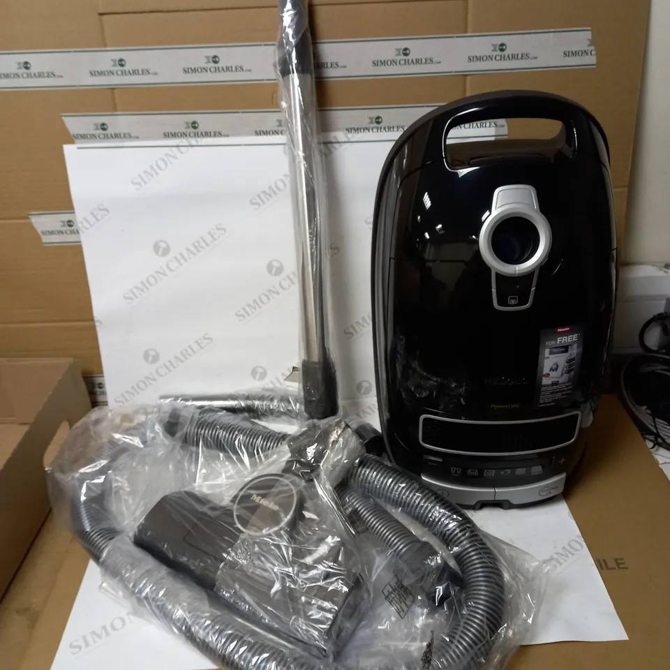 MIELE COMPLETE C3 VACUUM CLEANER