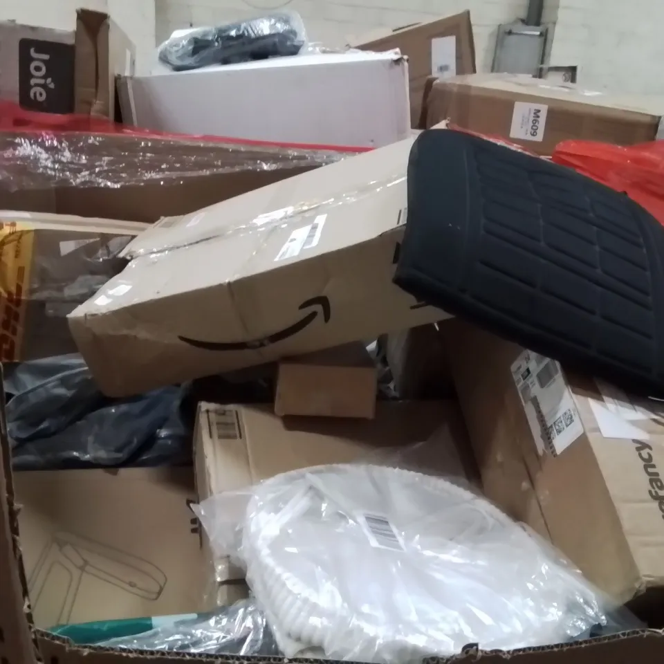 PALLET OF ASSORTED HOUSEHOLD GOODS AND PRODUCTS TO INCLUDE;BOTTLE WASHER,TOILET SEAT COVER,CHILDREN'S TRICYCLE