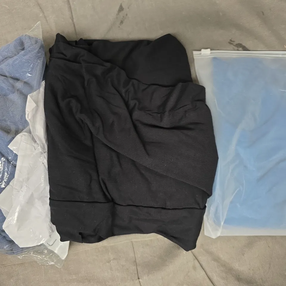 APPROXIMATELY 25 ASSORTED CLOTHING AND FASHION PRODUCTS IN VARIOUS STYLES AND SIZES - COLLECTION ONLY