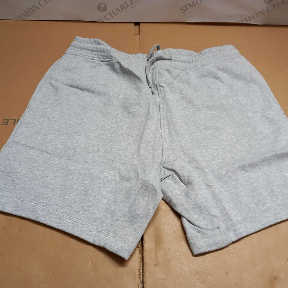 GYMSHARK FLEECED SHORTS SIZE L