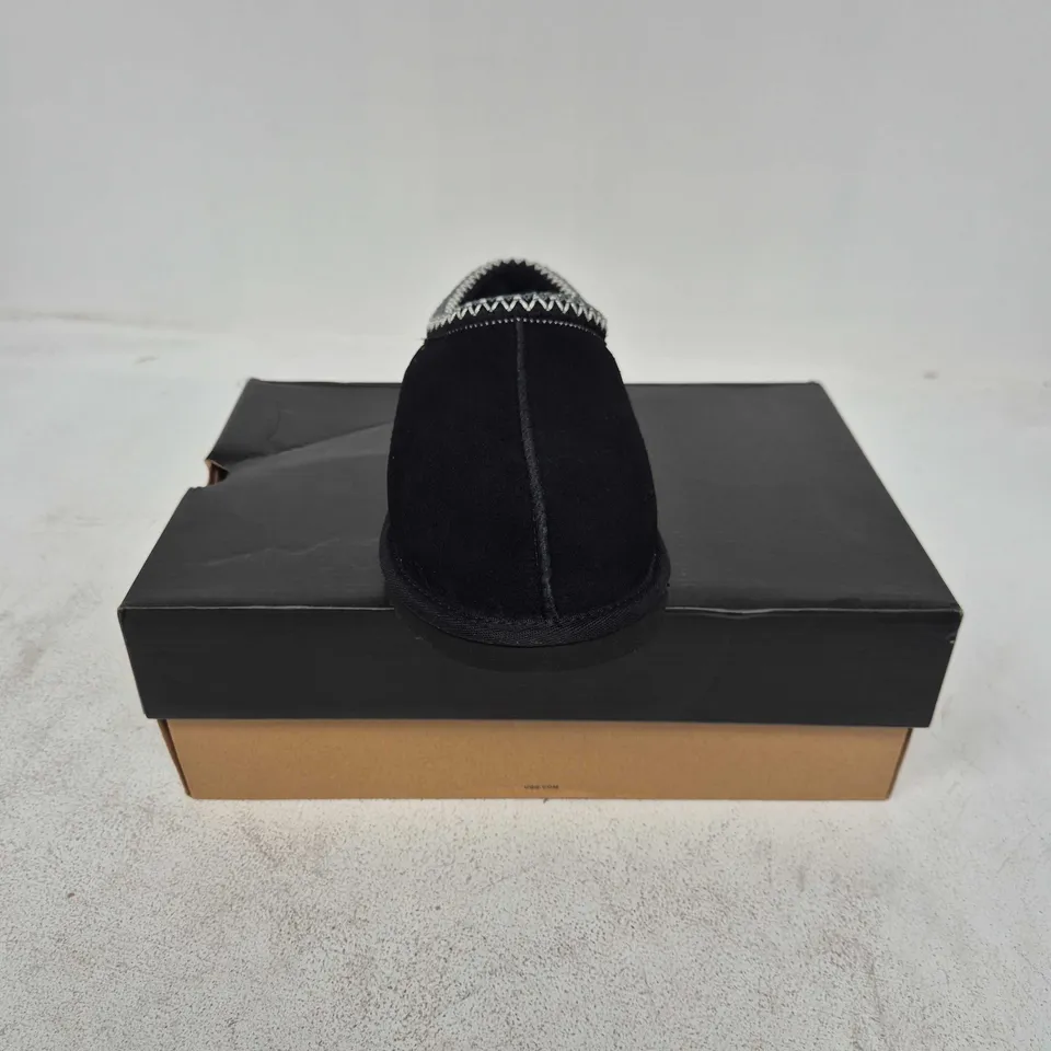 BOXED PAIR OF UGG M TASMAN II IN BLACK - UK 7