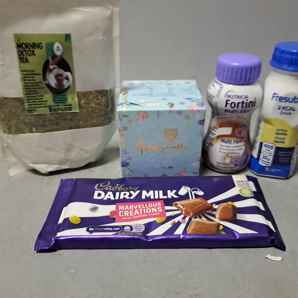 TOTE OF APPROX 6 ASSORTED FOOD ITEMS TO INCLUDE - CADBURYS CHOCOLATE BAR , MORNING DETOX TEA ETC