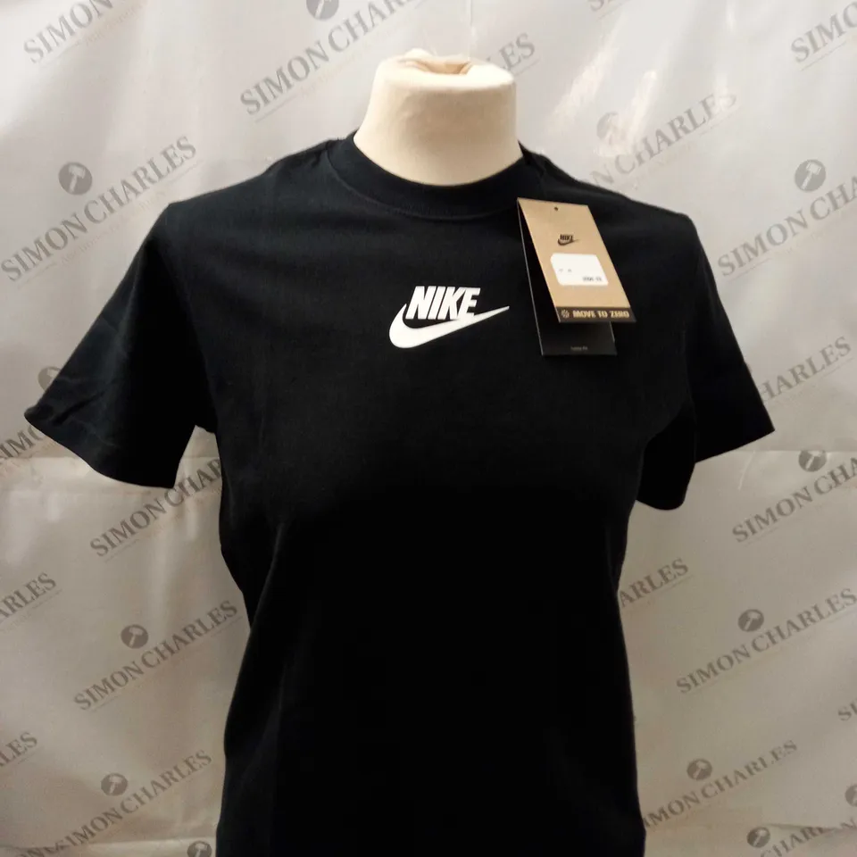 NIKE LOGO STANDARD T-SHIRT SIZE M