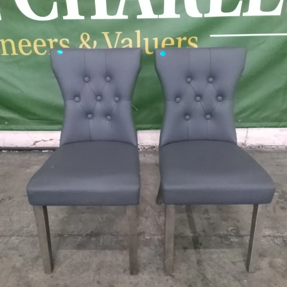 SET OF 2 NEW BEWLEY GREY LEATHER BUTTON BACK DINING CHAIR (DARK OAK LEG)