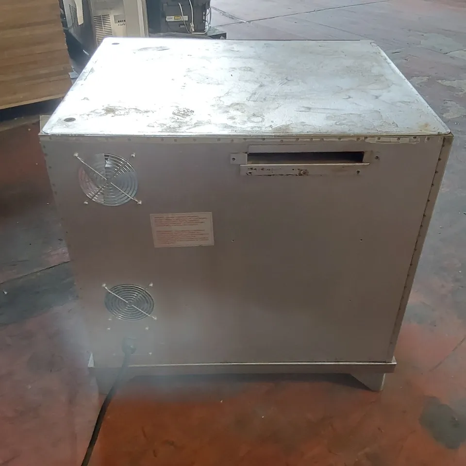 BLODGETT COMMERCIAL HALF SIZE CONVECTION OVEN