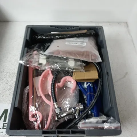 BOX CONTAINING A MIX OF APPROXIMATELY 15 ASSORTED HOUSEHOLD ITEMS INCLUDING KIDS HANGERS, TAP PART, FABRIC ETC. 